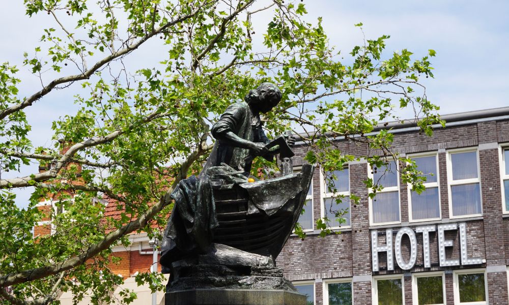 Overnachten oost van de Dam in Zaandam